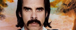 Nick Cave miluje upíry, přezpíval skladbu ze seriálu True Blood
